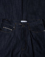 PLEATED SELVEDGE JEANS